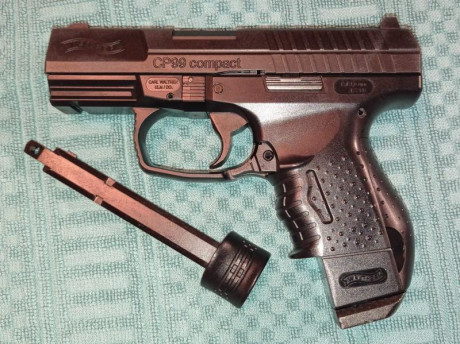 Walther CP99 Compact CO2, calibre 4.5.
Funciona con bombonas de CO2
Dispara bolas BBS
Blowback
Capacidad 02