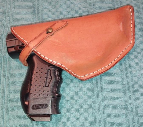 Walther CP99 Compact CO2, calibre 4.5.
Funciona con bombonas de CO2
Dispara bolas BBS
Blowback
Capacidad 00