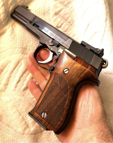 Se ofrece una pistola estado como nueva, prácticamente sin uso. Walther P88 Champion P88 calibre 9mm, 01