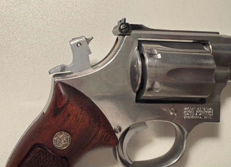 Buenas, vendo este revolver.

Smith Wesson 686 6"
Calibre .357 mg
Guiado en F
Está como se ve en 00