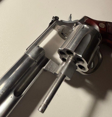 Buenas, vendo este revolver.
 Smith Wesson 686 6" 
Calibre .357 mg
 Modelo 686-3  (Según dicen el 10