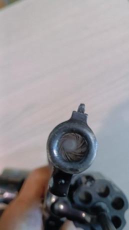 Vendo o cambio por algo de mi interés revólver ASTRA POLICE guiado en F. 

Dos tambores, .357 y 9 mm. 00