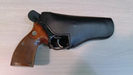 Vendo o cambio por algo de mi interés revólver ASTRA POLICE guiado en F. 

Dos tambores, .357 y 9 mm. 30