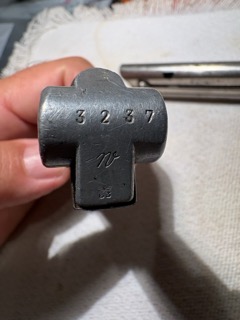 Hola.

Pongo a la venta dos cargadores de luger:

1. Con marcajes Alemanes 150€
2. Marcado 7,65 125€

Mas 02