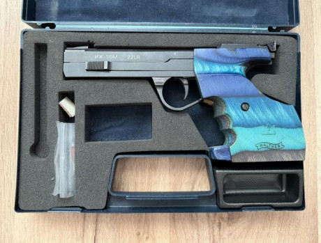 Hola,

Vendo Baikal IZH 35M .22LR

Es una pistola veterana pero funciona perfectamente. 

Ideal como primer 00