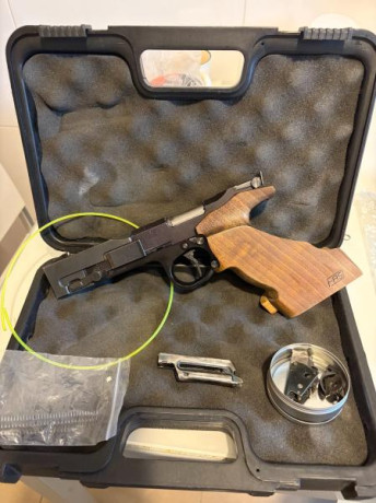 VENDIDA (se puede quitar el anuncio) Pistola FAS 602 de competición.
Dos bloques de contrapeso y portamiras 02