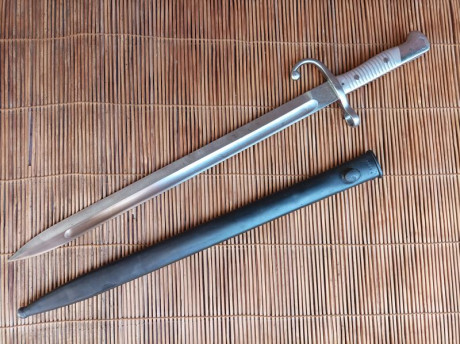 Buenas.
Se vende Bayoneta Argentina Modelo 1891 con cachas en aluminio para fusil Mauser argentino del 02