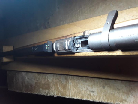 Pongo en venta una BERETTA OLIMPIA  cal 22 lr, tiene cerrojo para tiro a tiro o semi automático 
  con 02