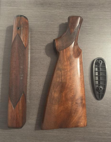 Busco maderas Beretta A303 en buenas condiciones sin roturas , sobre todo el guardamanos que es donde 10
