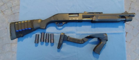 Escopeta STINGER RXT 1206 
Calibre 12
Corredera, carga 4+1
Culata fija de polímero y culata plegable
4 01