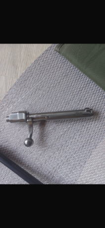 Hola! Un amigo pone a la venta este arma en perfecto estado estético y de uso , baleo perfecto.. si hay 01