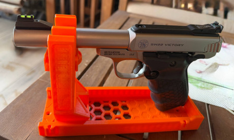 Buenas, se vende S&W modelo Victory LR22 Guiada en F, con 1 año de uso como nueva en perfecto estado, 00