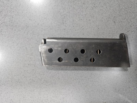 Vendo cargador de astra 400.
Entrego en Madrid.
25€ 01