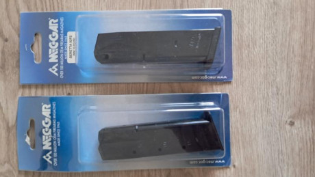 Se venden cargadores Mec-Gar, capacidad 15, para Beretta 92 FS y Sig Sauer P 226. En sus envases sin abrir.25 00