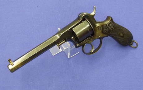Voy a colocar unas fotos de un arma larga alemana de llave de mecha del siglo XVI. 61