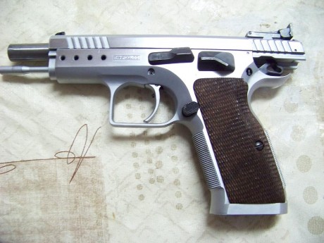 Hola camaradas de armas, necesito un poco de vuestra sabiduria infinita 8)  un compañero me ha dejado 41
