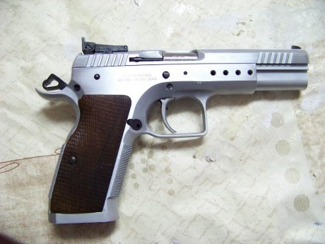 Hola camaradas de armas, necesito un poco de vuestra sabiduria infinita 8)  un compañero me ha dejado 51