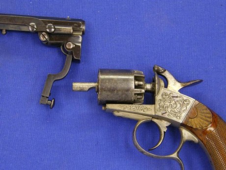 Voy a colocar unas fotos de un arma larga alemana de llave de mecha del siglo XVI. 132