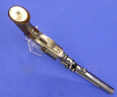 Voy a colocar unas fotos de un arma larga alemana de llave de mecha del siglo XVI. 130
