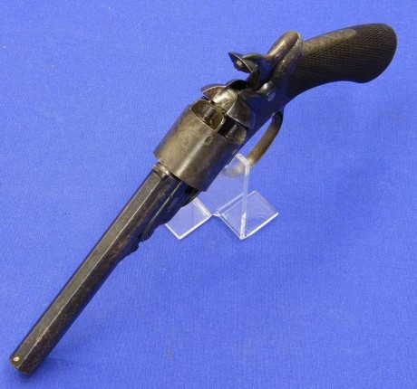 Voy a colocar unas fotos de un arma larga alemana de llave de mecha del siglo XVI. 21