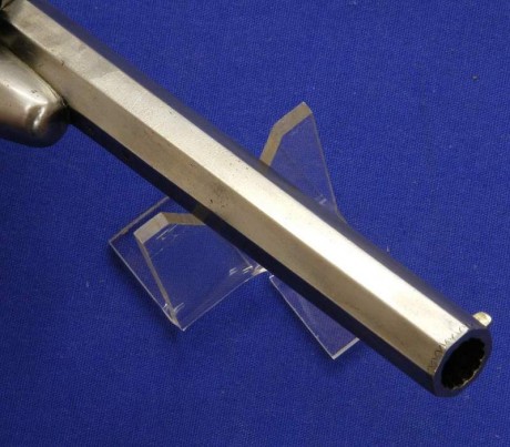 Voy a colocar unas fotos de un arma larga alemana de llave de mecha del siglo XVI. 82