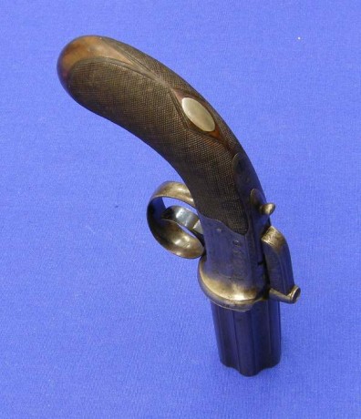 Voy a colocar unas fotos de un arma larga alemana de llave de mecha del siglo XVI. 102