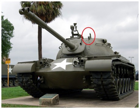 aquella cuestión de para que servia esto???
 M48_Patton_Tank_on_display.jpg 

se comento, aquí, que era 01
