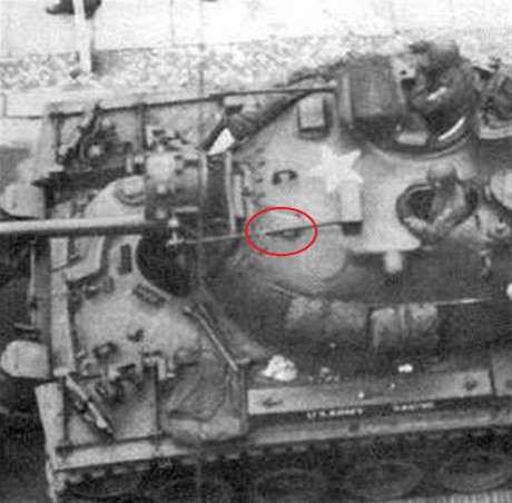 aquella cuestión de para que servia esto???
 M48_Patton_Tank_on_display.jpg 

se comento, aquí, que era 00