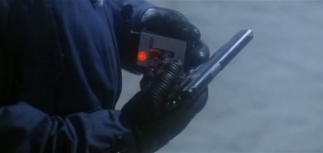 Compañeros,

En vista de las ganas de algunos (Elcafe, Wilcow, Vrakk, etc) por adivinar armas de películas 60