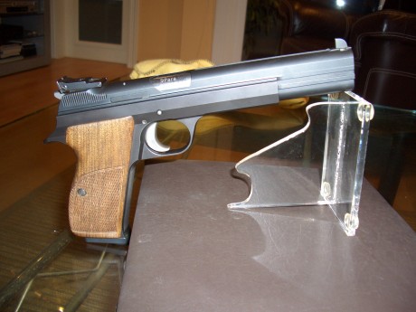 Bueno,
Siguiendo las buenas tradiciones, abro este post para que el puñado de propietarios de estas armas 12