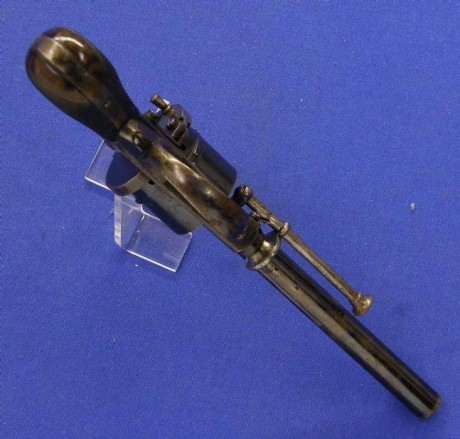 Voy a colocar unas fotos de un arma larga alemana de llave de mecha del siglo XVI. 42