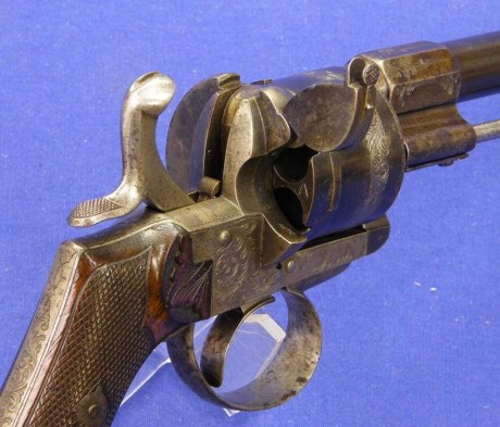 Voy a colocar unas fotos de un arma larga alemana de llave de mecha del siglo XVI. 71