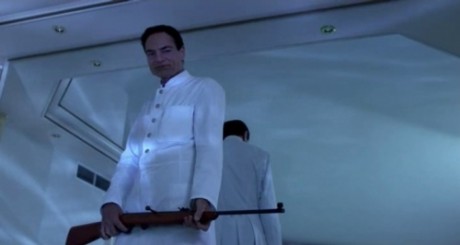 Compañeros,

En vista de las ganas de algunos (Elcafe, Wilcow, Vrakk, etc) por adivinar armas de películas 100
