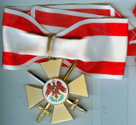   Hola compañeros.
Me solicitan ayuda personal por parte de un compañero de foro mexicano para identificar 60