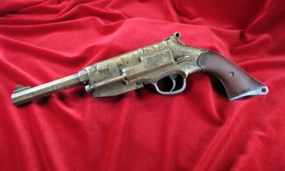 ¿Alguien posee esta pistola?. Es la pistola fantástica del Capitán Mal. Creo que es un buen ejercicio 00