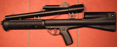Queridos amigos, tengo una duda.

Como todos sabemos, hay escopetas semi-automaticas, automaticas, de 151