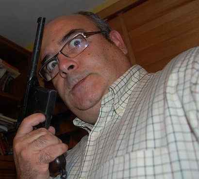 Compañeros,

En vista de las ganas de algunos (Elcafe, Wilcow, Vrakk, etc) por adivinar armas de películas 130