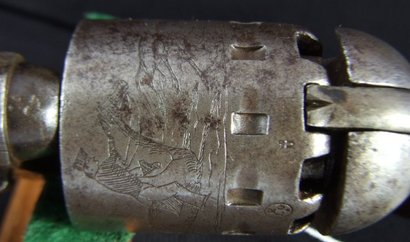 Este revolver, fabricado en Belgica bajo licencia y patentes varias de Colt por L.Ghaye, es unico con 21