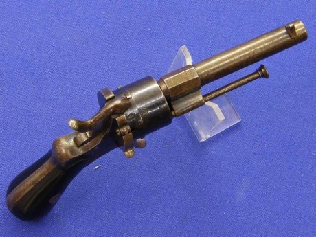 Voy a colocar unas fotos de un arma larga alemana de llave de mecha del siglo XVI. 152