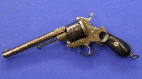Voy a colocar unas fotos de un arma larga alemana de llave de mecha del siglo XVI. 171