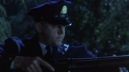 Compañeros,

En vista de las ganas de algunos (Elcafe, Wilcow, Vrakk, etc) por adivinar armas de películas 40