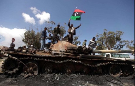 aqui teneis los T55 tuneados de Libia
 lau-411.jpg 
 lau-416.jpg 


https://milinme.wordpress.com/2011/03/19/field-modification-in-libya/ 60
