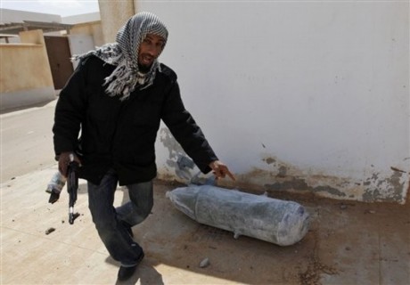 Ya que estamos en el tema del conflicto de Libia, me gustaría hacer algunos comentarios al respecto del 22