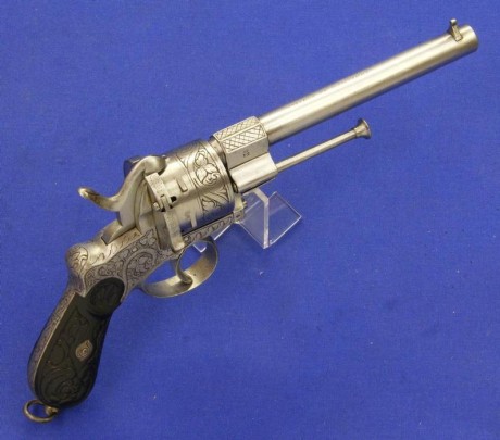 Voy a colocar unas fotos de un arma larga alemana de llave de mecha del siglo XVI. 90
