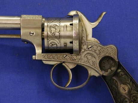 Voy a colocar unas fotos de un arma larga alemana de llave de mecha del siglo XVI. 100