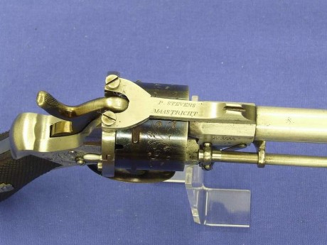 Voy a colocar unas fotos de un arma larga alemana de llave de mecha del siglo XVI. 160