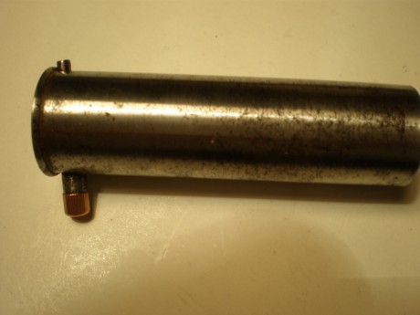 Aqui os pongo un cartucho de artesaría del sistema lefaucheux hecho por un tornero. Es de metal y en centro 01