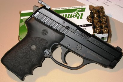 Como sabeis estoy esperando una Sig P239 la impaciencia me mata sobre todo por que hasta enero del 2010 120
