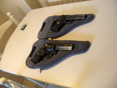 Hola compañeros ,  alguno de vosotros sabe donde puedo comprar una funda de algodon para arma corta de 50