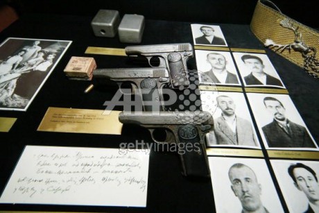 hola, alguien sabe que modelo de browning
es esta pistola y cuanto puede valer?
gracias 110